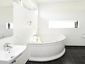 Charming Holiday Home in Ålbæk With Indoor Whirlpool - Image 2