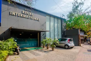 Capital O 29704 Regal International - Image 4