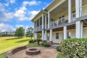 Spacious Home With 4 Master Suites In Quiet Community 4 Bedroom Home by Redawning - Image 3