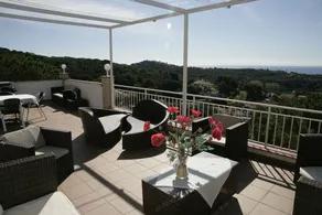 LLoret de Mar- Well-equipped modern villa with pool and seaview for 10 persons - Image 2