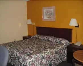 Sugar Creek Inn - Image 3