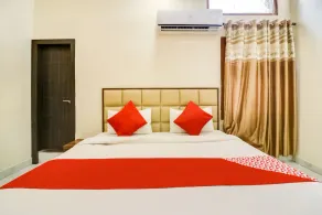 Hotel Adarsh by OYO Rooms - Image 2