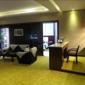 Huatai Hotel - Image 5