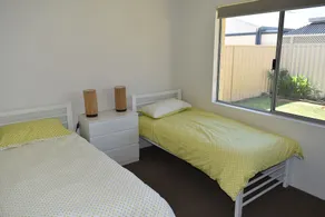Beachwood House-Broadwater - Image 2