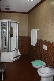 Amerika Hotel - Image 4