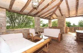 Stunning Home in St Negricani With 9 Bedrooms - Image 4