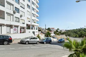 Lovely 2 Bedroom Duplex Apt w Terrace in Cascais - Image 5