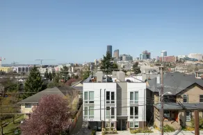 Hosteeva Modern Townhome W Rooftop - Image 4