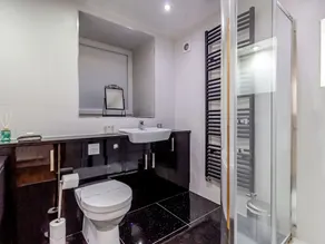 Queen Anne Suite - Image 4