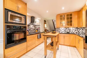 Spectacular Two Storey 3 Bedroom - Image 3