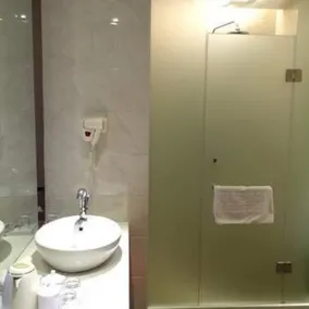 Guomao Hotel - Image 5