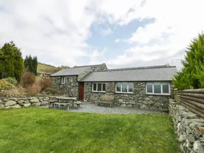 Ty Gwennol near Gilfach Goch - Image 4