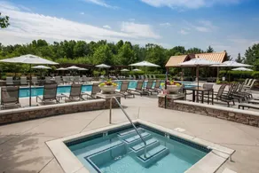 Global Luxury Suites at the Junction - Image 3