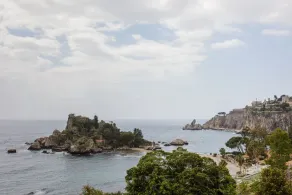 Mazzarò Apartment with Terrace and Seaview - Image 3