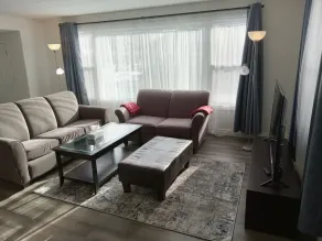Cozy Cottage near Lake Simcoe - Image 2