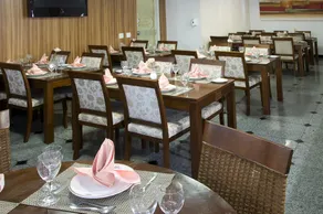 Bristol Golden Plaza Hotel - Image 1