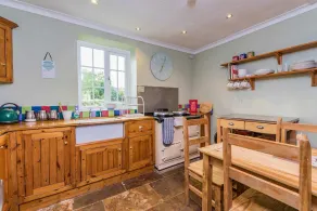 Host & Stay - Madera Cottage - Image 4