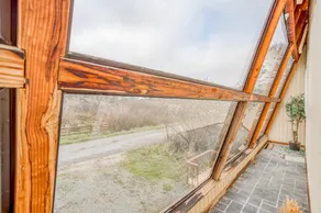 Lakefront Beachhouse - Image 3