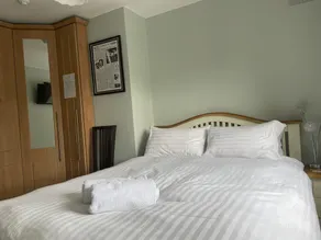 Beaumont Guesthouse - Image 5