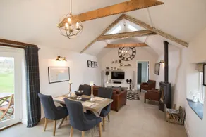 The Blacksmiths - Luxury Cottage, Countryside Views, Pet Friendly - Image 2