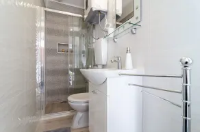 White Wave Guest House - Image 2