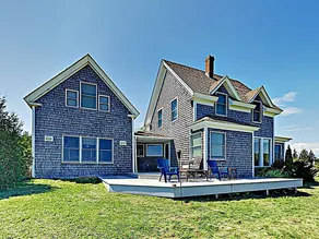48 Main Street Cottage - Image 4