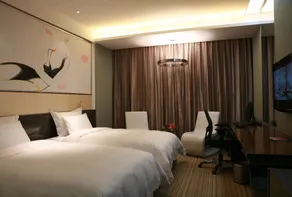 East Lake International Hotel - Image 5