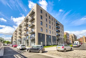 Charming 2BR Flat Fits 5 Near Vibrant Leith - Image 4