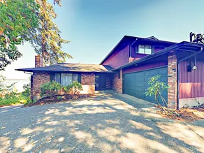 Puget Sound Views W/ Private Beach 4 Bedroom Home - Image 4