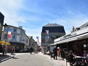 Endearing Apartment in Arromanches-les-Bains nearby the Sea with view on the harbour - Image 4