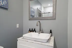 2055 Bishop - Image 3