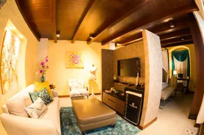 Costana 702 Hotel Boutique - Image 3