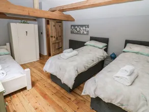 The Carriage House - Image 4