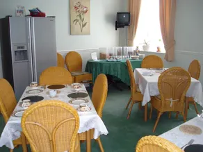 Acorn Lodge Guest House - Image 5