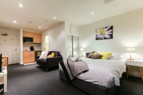 WILLOW, Carlton Studio Apartment - Image 3