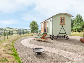 Padarn's Hut - Image 5