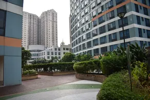 Stunning Eastwood Condo Suite - Image 2