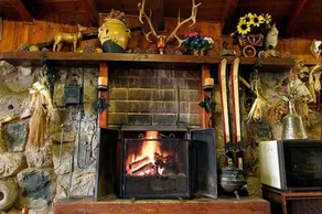 Hunters Lodge - Image 2