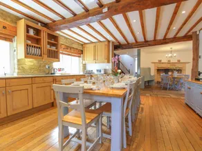 White Hart House, BURFORD - Image 5