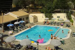 Elli Marina Studios & Apartments - Image 5