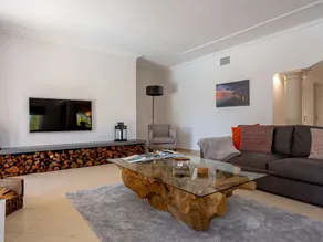 Villa N Luxury Property - Image 3