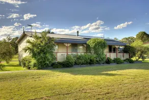 Cottages on Lovedale - Cottage No. 2 - Image 2