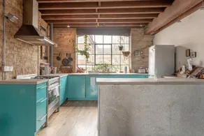 Stylish 2 Bedroom Flat in Southwark - Image 2
