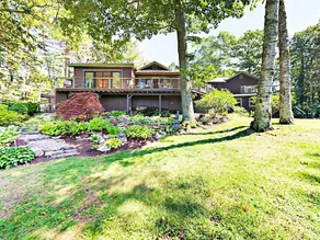 Renovated Juniper Point 3br W/ Wraparound Deck 3 Bedroom Home - Image 4