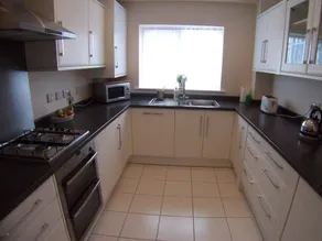 Windmill Lane Short Term Let - Image 2