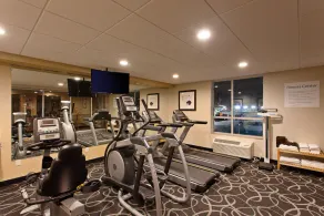 Holiday Inn Express North Hollywood Burbank Area - Image 4
