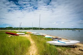 Lavish : Amazing Locale Near Dining & Beach 1 Bedroom Condo - Image 3