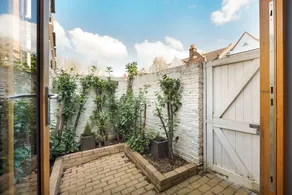 Sensational Chiswick House With Courtyard Garden by Underthedoormat - Image 5