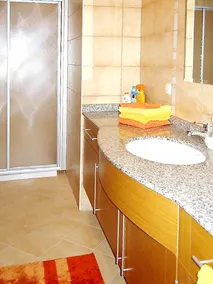 Villa totalmente equipada con terraza, jardín y piscina | Vistas al mar | En la playa - Image 2