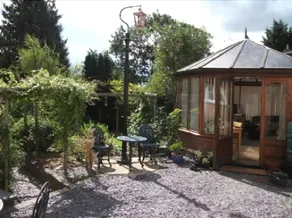 Holly Tree Cottage Bed and Breakfast - Image 4